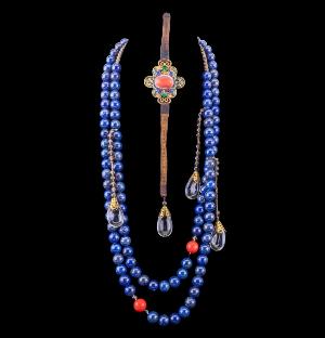 <br><b>Lot 76</b><br>Chinese Qing Lapis Lazuli Bead Chaozhu Necklace